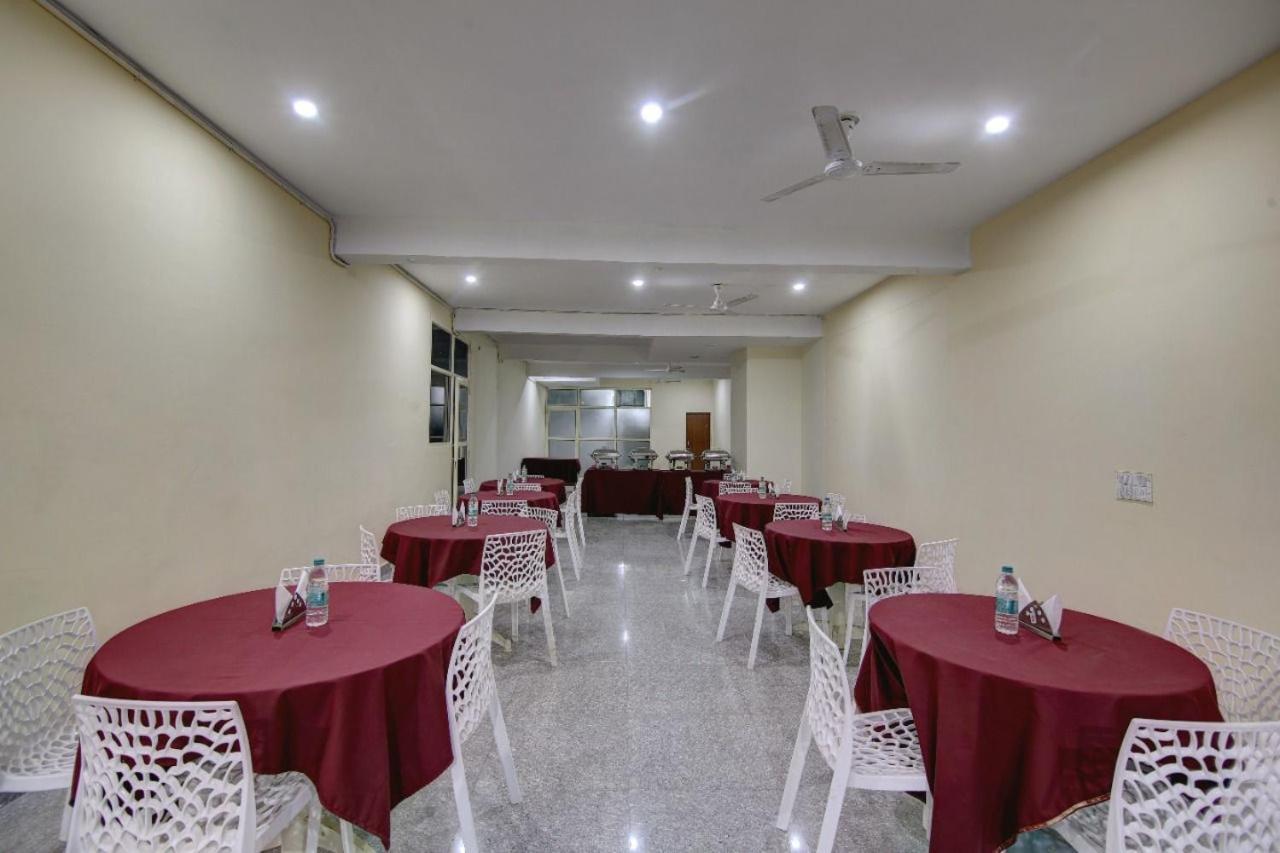 Hotel Premier Noida 135 Extérieur photo
